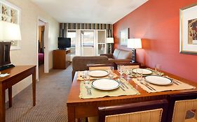 Holiday Inn And Suites Osoyoos